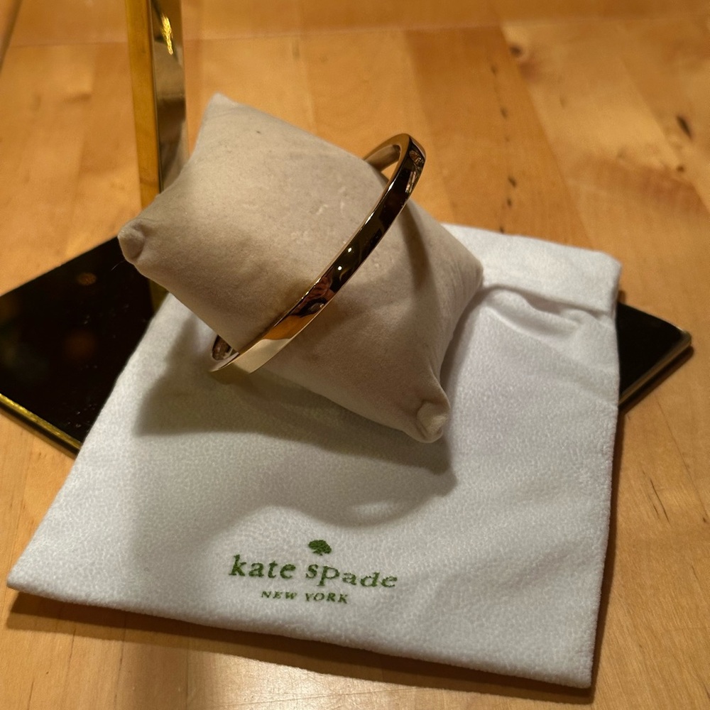 NWOT Gold Kate Spade Bangle
Bracelet + Dustbag - Picture 3 of 7